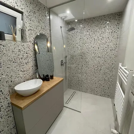 Apartament Untold דירה *